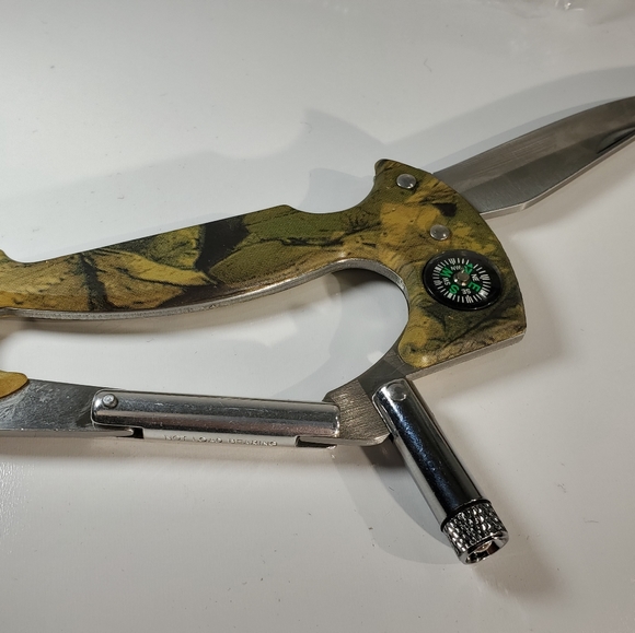 4/$20 Multitool Large 4 in 1 keychain/carribeener - Picture 2 of 4